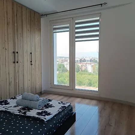 7th Floor Cozy With Parking, Pool, Fitness Apartmán