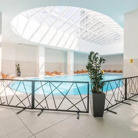 7th Floor Cozy With Parking, Pool, Fitness Apartmán *
