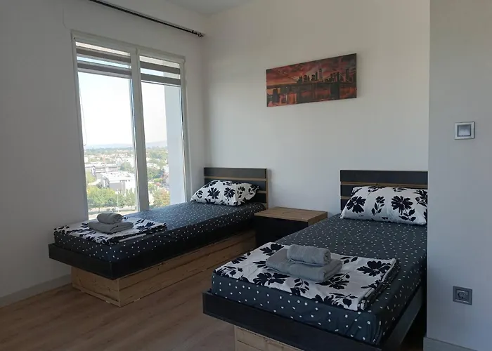 7th Floor Cozy With Parking, Pool, Fitness *