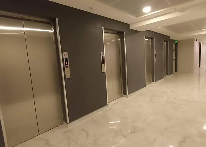 아파트 7th Floor Cozy With Parking, Pool, Fitness *