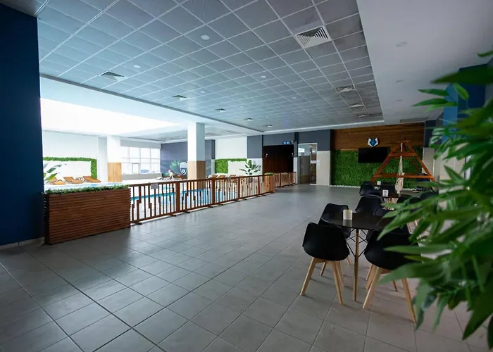 7th Floor Cozy With Parking, Pool, Fitness 스코페