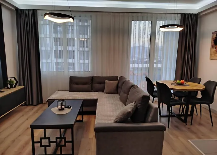 7th Floor Cozy With Parking, Pool, Fitness 아파트 스코페